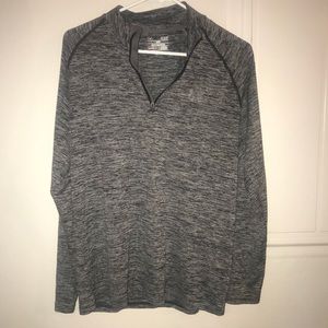 unisex Under Armour pullover
